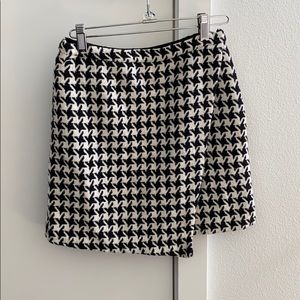 Houndstooth skirt